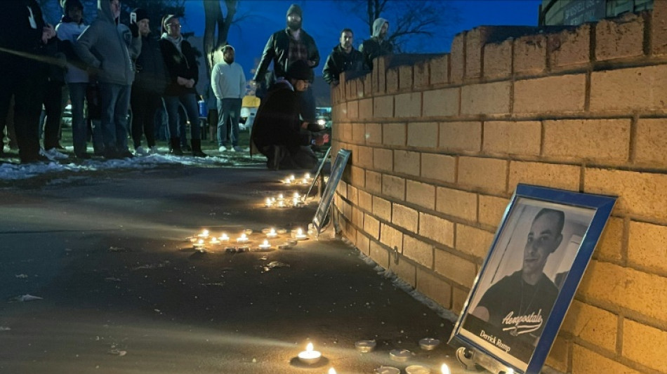 Tuerie dans le Colorado: des "h&eacute;ros" c&eacute;l&eacute;br&eacute;s mais des questions en suspens