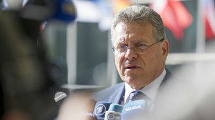 UE busca resposta equilibrada entre negocia&ccedil;&atilde;o e retalia&ccedil;&atilde;o &agrave;s tarifas dos EUA