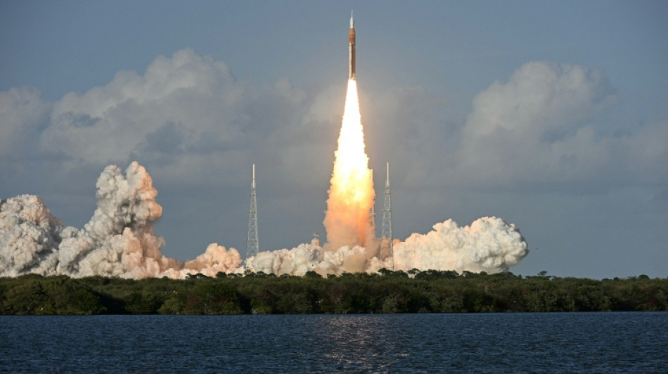 Astronautas inician hist&oacute;rica misi&oacute;n lunar de la NASA Artemis II