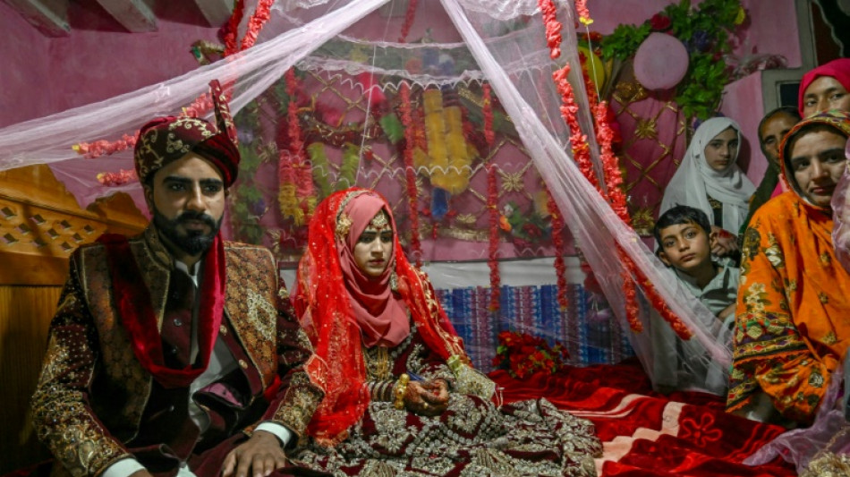 Rien n'arr&ecirc;te les mariages au Cachemire pakistanais, pas m&ecirc;me les tensions avec l'Inde