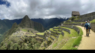 Evac&uacute;an a 1.400 turistas varados por protestas en Machu Picchu