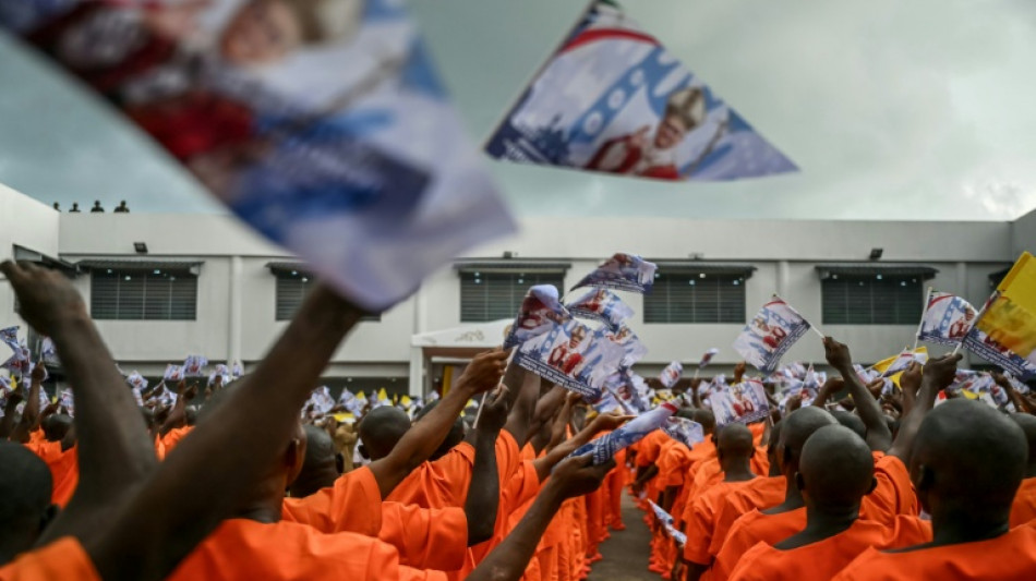  Dans une prison de Guin&eacute;e &eacute;quatoriale, le pape, le d&eacute;luge et la peinture fra&icirc;che 