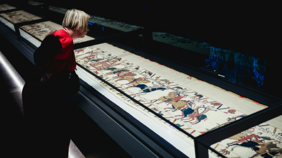  A Londres, l'exposition de la tapisserie de Bayeux ouvre en pleine "tapestry-mania" 