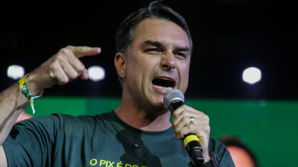  Com dificuldades, Fl&aacute;vio Bolsonaro oficializa candidatura &agrave; Presid&ecirc;ncia 