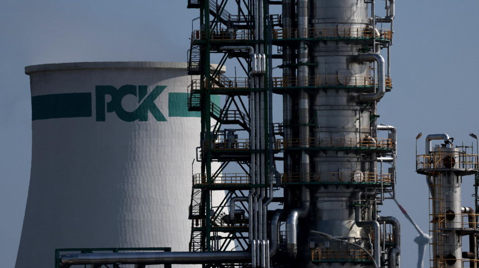  Il petrolio in rialzo a New York a 104,14 dollari 