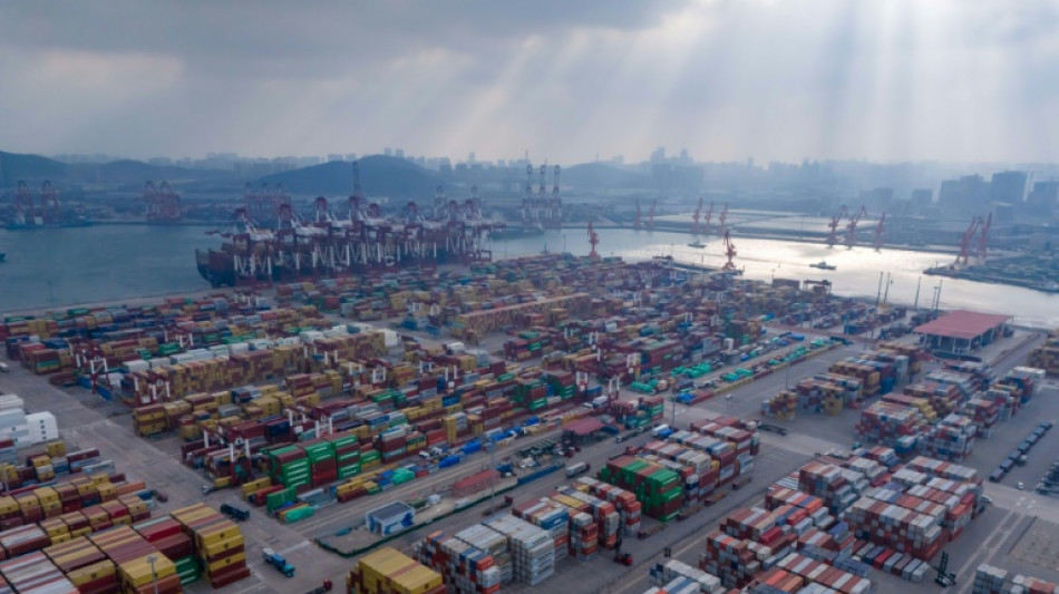 China responde a Trump con aranceles sobre hidrocarburos y veh&iacute;culos