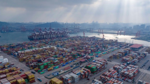 China responde a Trump con aranceles sobre hidrocarburos y veh&iacute;culos