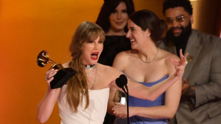 Sacr&eacute;e pour la quatri&egrave;me fois, Taylor Swift entre dans l'histoire des Grammy Awards