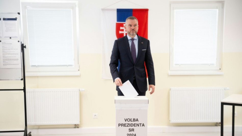 Eslov&aacute;quia elege como presidente candidato contr&aacute;rio &agrave; ajuda para Ucr&acirc;nia