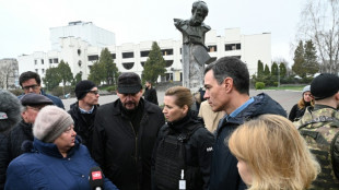 S&aacute;nchez anuncia el env&iacute;o de m&aacute;s material militar a Ucrania durante su visita a Kiev