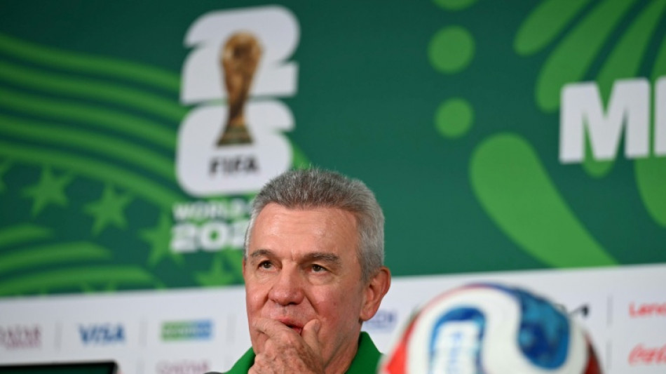  Est&aacute;dio Azteca lotado ser&aacute; "o grande diferencial" a favor do M&eacute;xico, diz t&eacute;cnico Aguirre 
