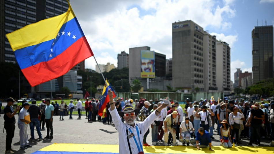  Manifestantes pedem elei&ccedil;&otilde;es na Venezuela antes de di&aacute;logo entre governo e oposi&ccedil;&atilde;o 