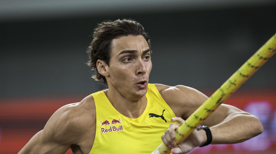 Atletica: Duplantis ancora un record mondiale, nell'asta a 6.28