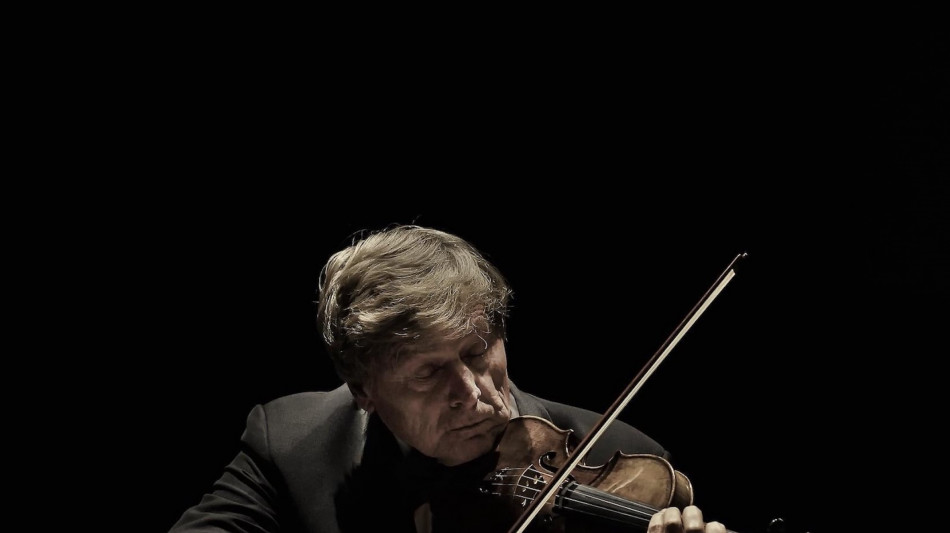  Uto Ughi in concerto per Ferrara Musica con I Virtuosi Italiani 