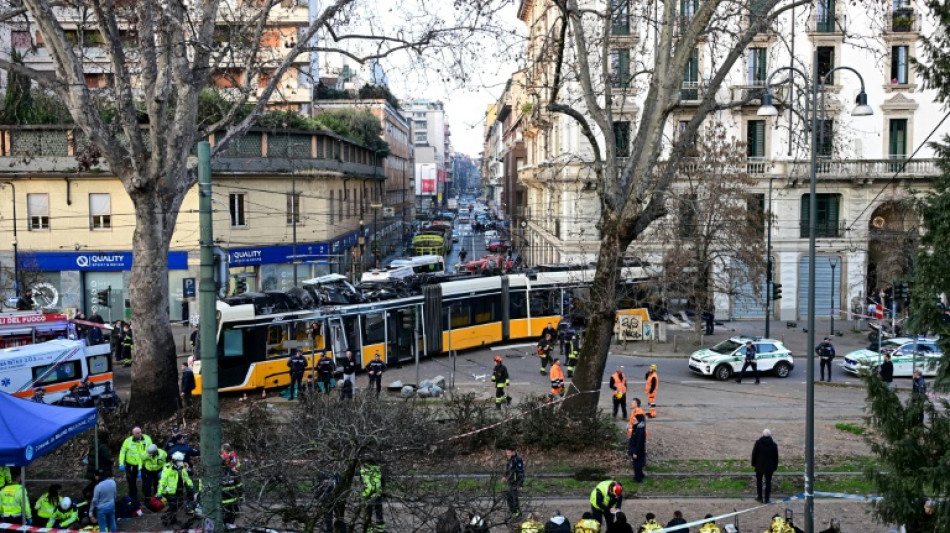  El descarrilamiento de un tranv&iacute;a deja dos muertos y decenas de heridos en Mil&aacute;n 