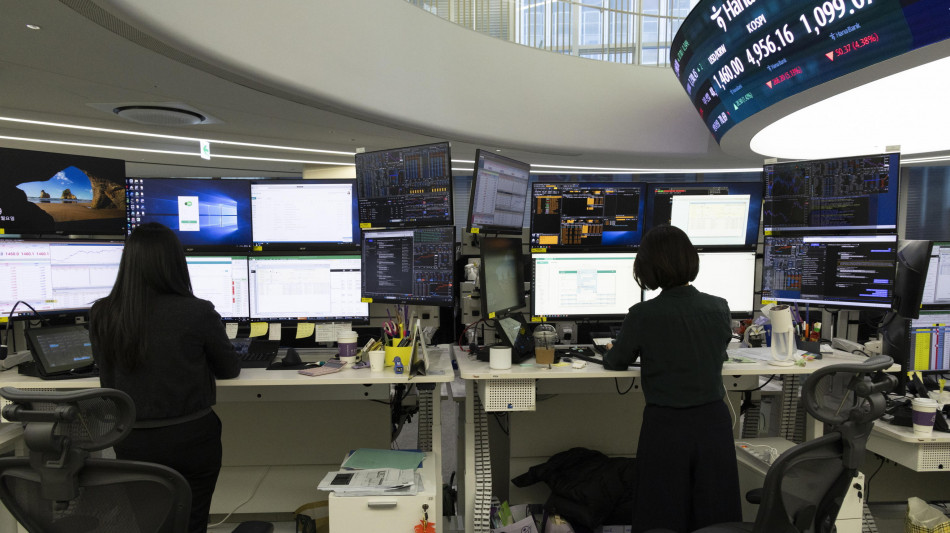 Borsa: l'Asia chiude positiva tra tensioni geopolitiche e Ia