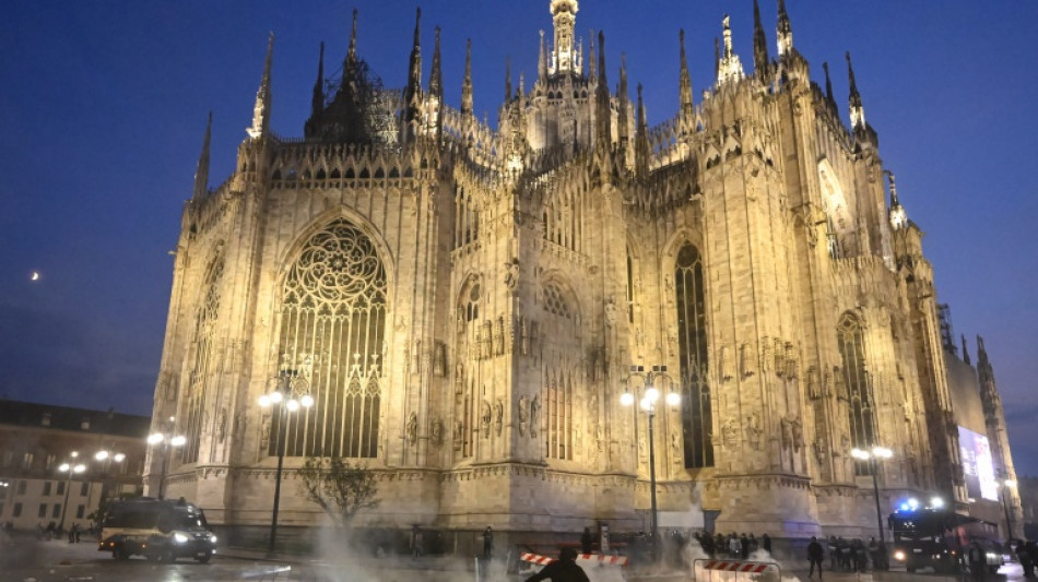  Second day of street clashes in Milan 