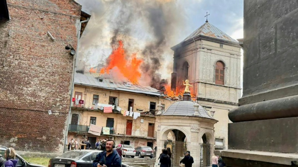  Ucr&acirc;nia &eacute; alvo de um dos maiores ataques da R&uacute;ssia em plena luz do dia 