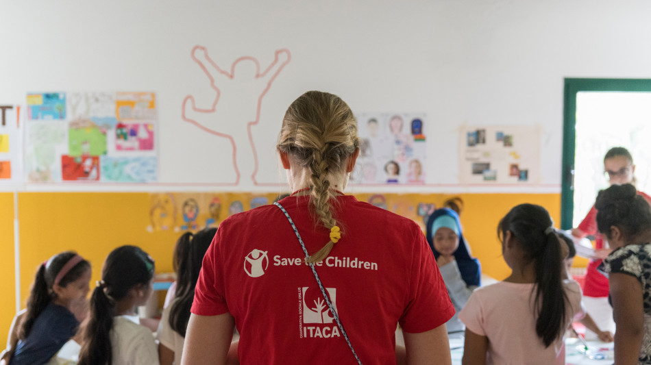 ++ Un ragazzo su 10 in povert&agrave;, 67,4% teme di non uscirne ++