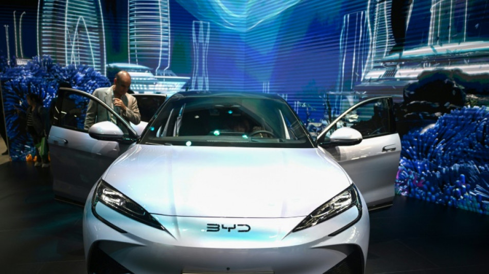 Au salon de P&eacute;kin, guerre des prix sur l'&eacute;lectrique entre les g&eacute;ants de l'automobile