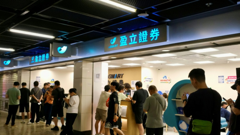  Chinese investors flock to Hong Kong as trading curbs tighten 