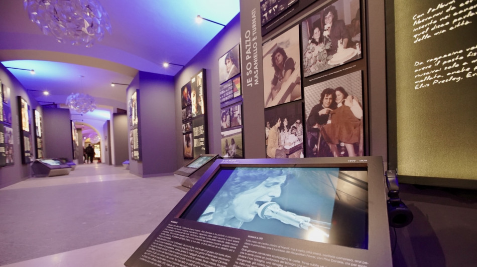 Mostra Pino Daniele a Napoli, gi&agrave; 20mila i visitatori