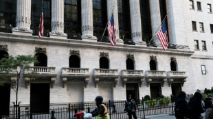 Wall Street conclut en nette baisse, apr&egrave;s les &eacute;lections et avant l'inflation