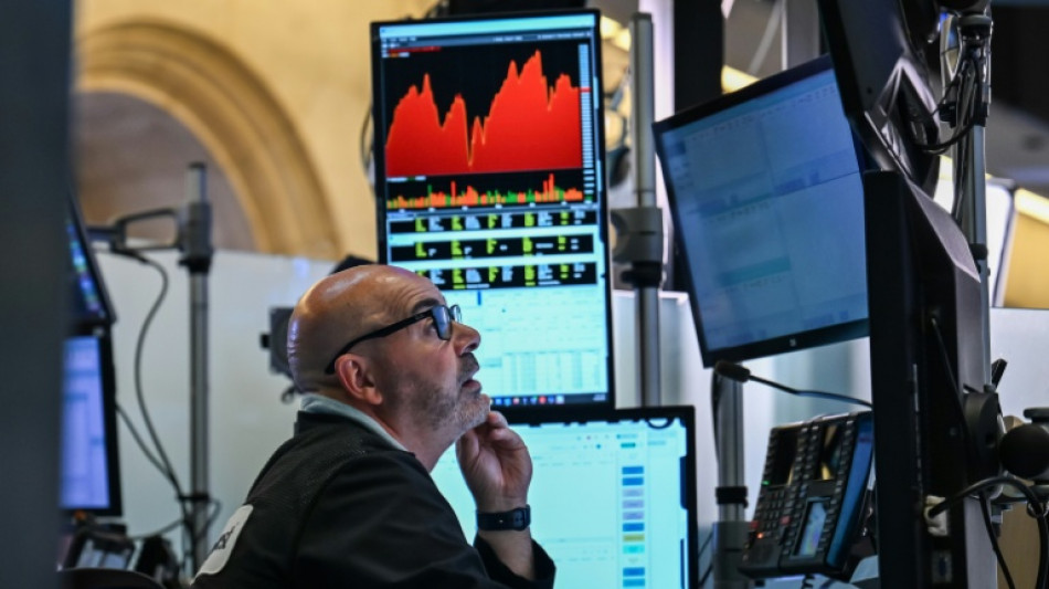 Wall Street ouvre sans direction claire, dig&egrave;re l'accord commercial UE-USA 