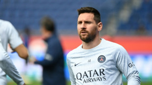 PSG encerra suspens&atilde;o e Messi retorna aos treinos com a equipe