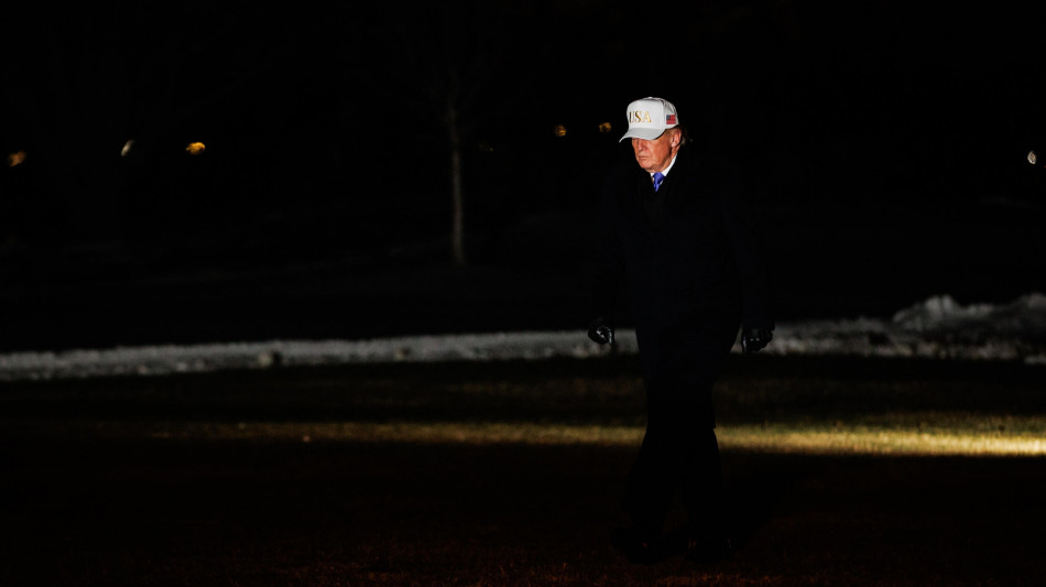  Trump annuncia piano da 12 miliardi per riserva minerali critici 