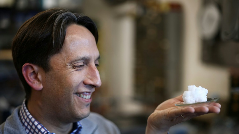 Refrigerantes sólidos surgem como opção aos gases poluentes do ar-condicionado