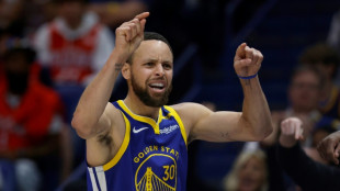 Curry drops 52 as Warriors win, Jokic bags career-high 61 in Denver loss