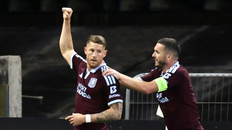  Aston Villa vence Viking (3-1) e mant&eacute;m campanha 100% na Liga dos Campe&otilde;es 