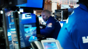 Wall Street: le Dow Jones cl&ocirc;ture &agrave; l'&eacute;quilibre, Nasdaq et S&P en baisse, le march&eacute; reste crisp&eacute; 