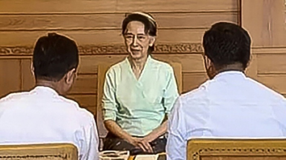  Detained Suu Kyi receives UK royal package: Myanmar govt 
