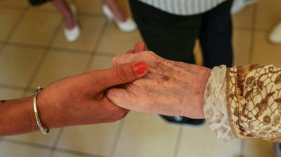 Qui pour s'occuper de nos a&icirc;n&eacute;s ? L'aide aux personnes &acirc;g&eacute;es, perle rare en d&eacute;pit de l'urgence