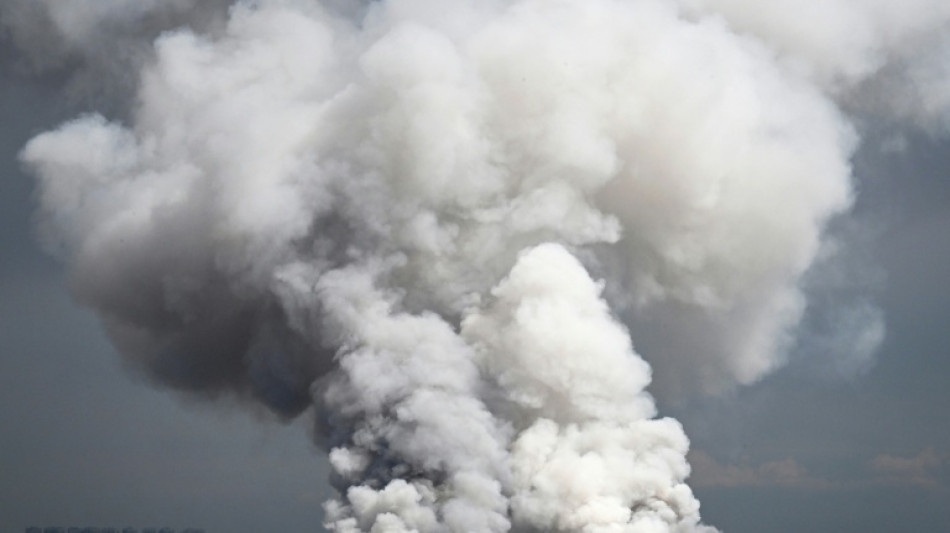  At least 21 killed in Russian and Ukrainian long-range strikes 