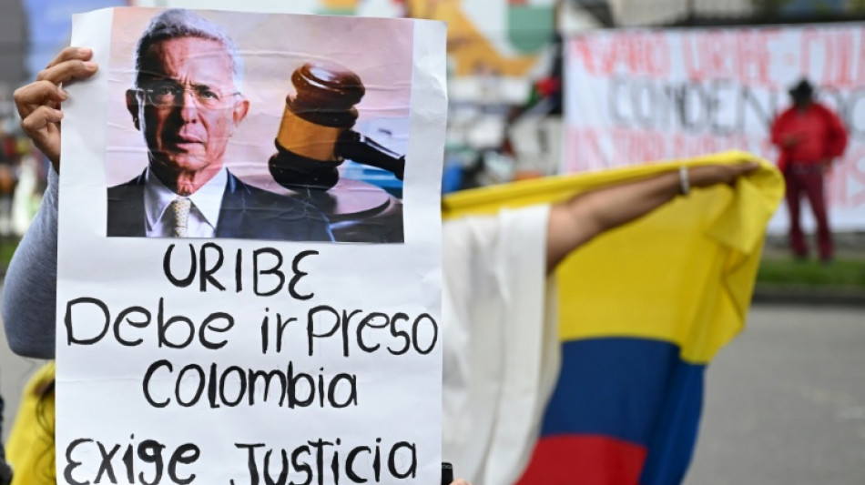 Kolumbiens Ex-Pr&auml;sident Uribe zu zw&ouml;lf Jahren Hausarrest und Geldstrafe verurteilt