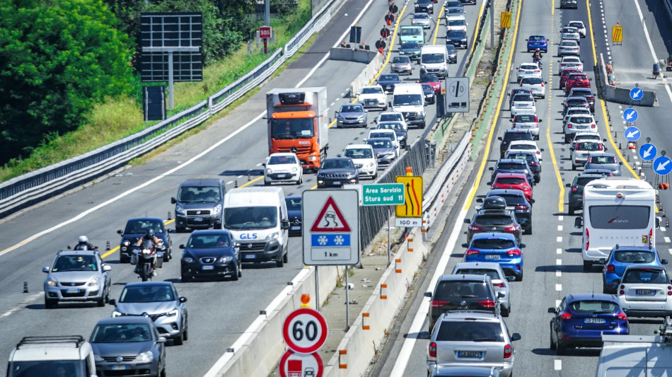  Nuovo rialzo dei prezzi carburanti, self benzina a 1,989 euro, gasolio a 2,087 