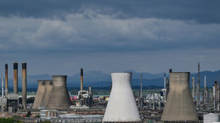 La fermeture d'une raffinerie écossaise, emblématique du défi de la transition énergétique