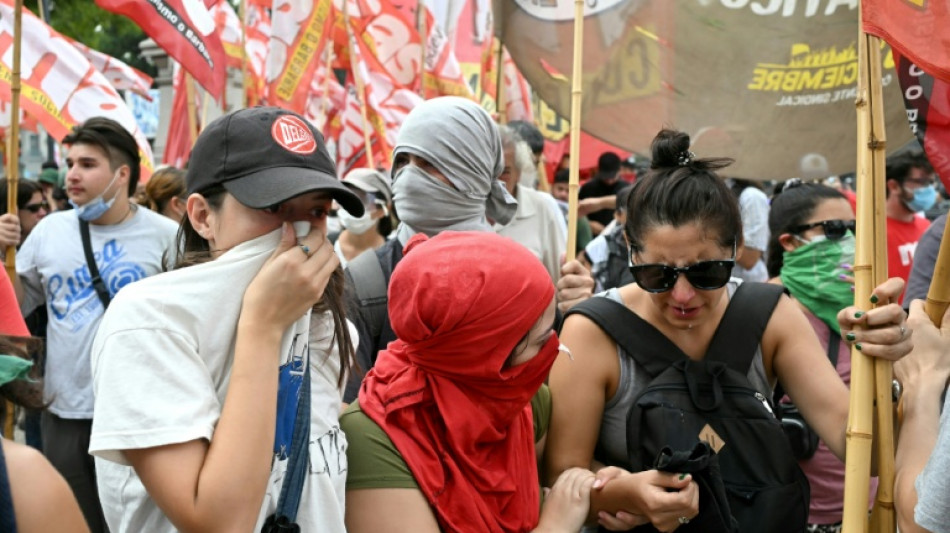  El gobierno de Milei advierte a los periodistas sobre el "riesgo" de cubrir las protestas por la reforma laboral 