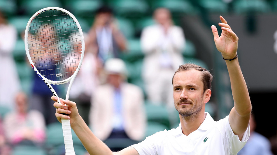 Parigi 24: Medvedev giocher&agrave; da 'neutrale', Kalinskaya declina