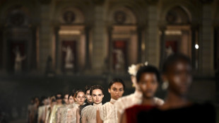 Il Bal Blanc di Dior Cruise sfila a Villa Albani Torlonia