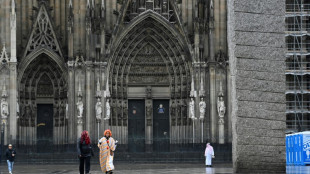 K&ouml;lner Karnevalisten veranstalten Friedensdemo statt Rosenmontagszug
