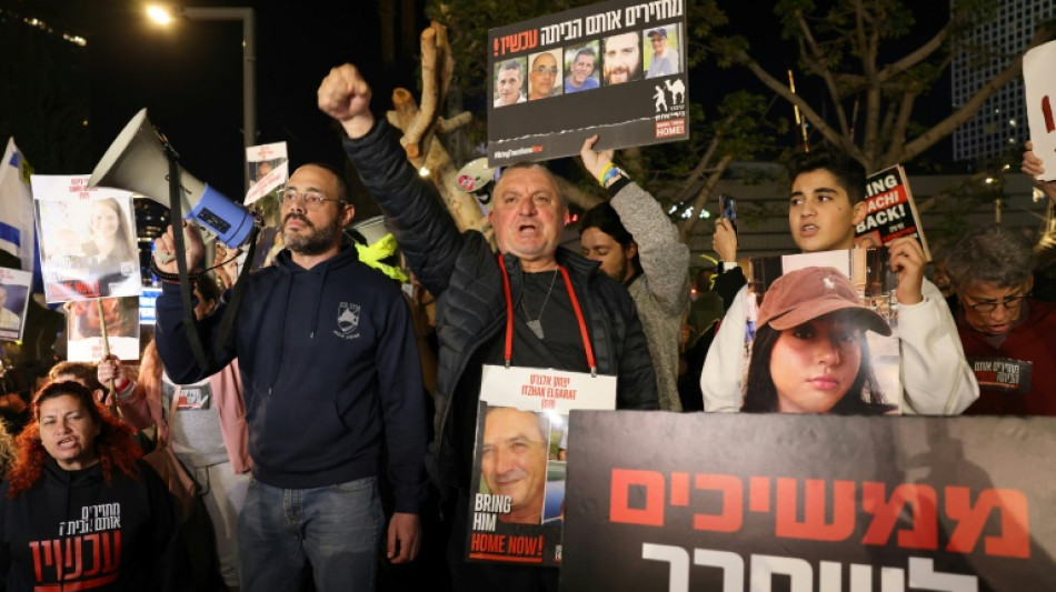 Familiares de ref&eacute;ns expressam indigna&ccedil;&atilde;o ap&oacute;s Israel matar tr&ecirc;s deles por engano