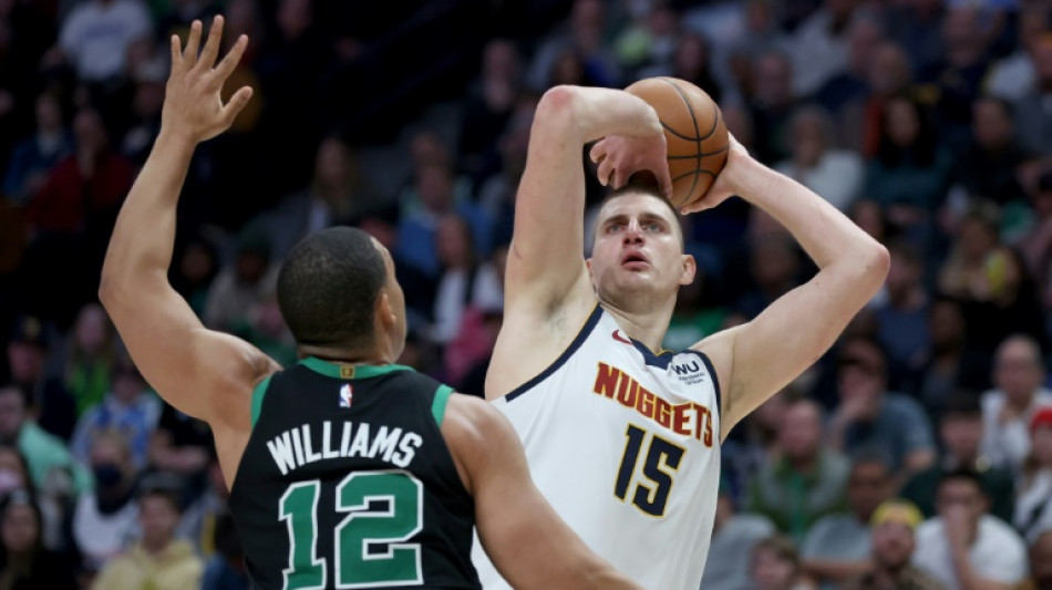 NBA: les Nuggets de Jokic raflent le choc de d&eacute;but d'ann&eacute;e face aux Celtics
