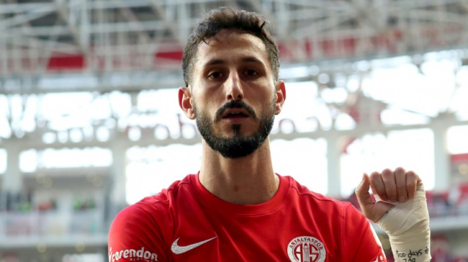 Dois jogadores israelenses no centro da pol&ecirc;mica na Turquia por mensagens sobre ref&eacute;ns em Gaza