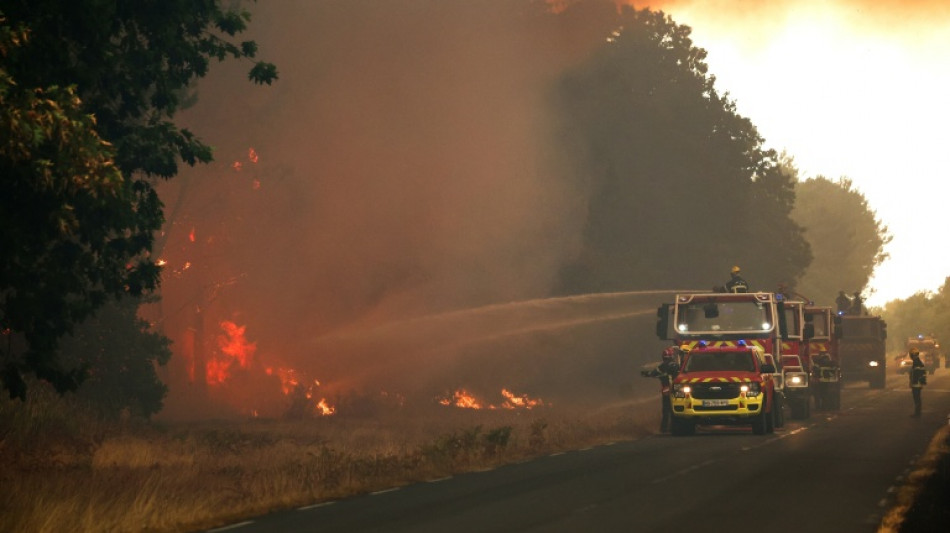  "Dramatische" Waldbr&auml;nde in S&uuml;deuropa: Zehntausende evakuiert - EU-Hilfe f&uuml;r Frankreich und Spanien 