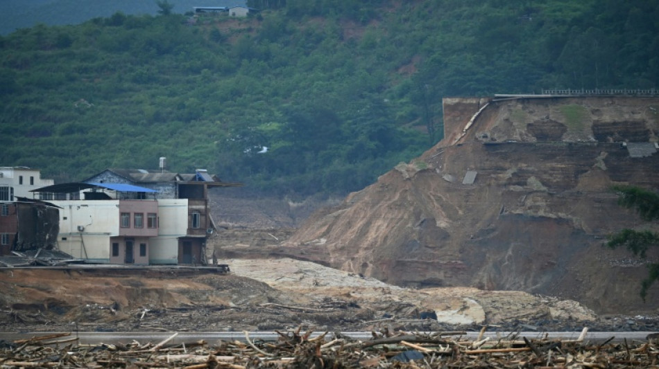 Chine: z&egrave;bres, z&eacute;bu et autruches s'&eacute;chappent d'un zoo frapp&eacute; par les inondations 