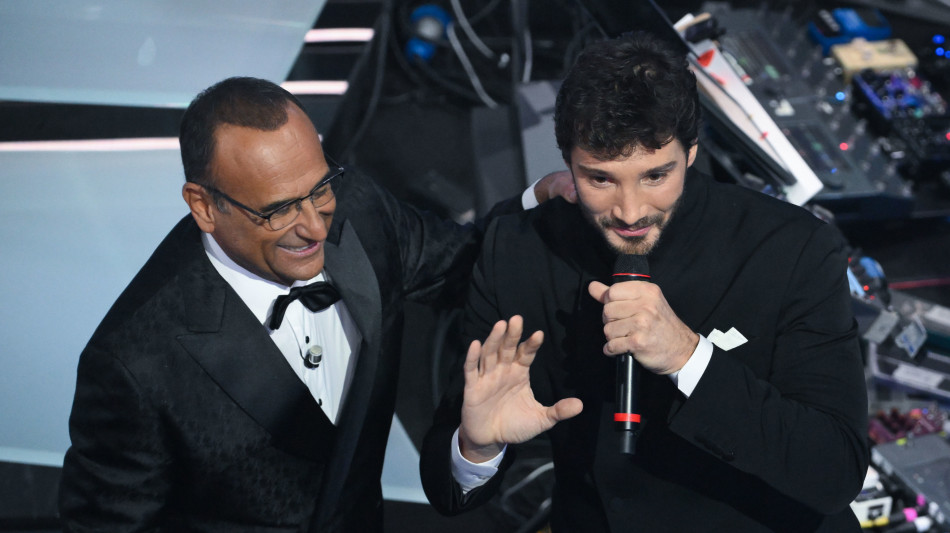  Conti, De Martino conduttore e direttore artistico di Sanremo 2027 